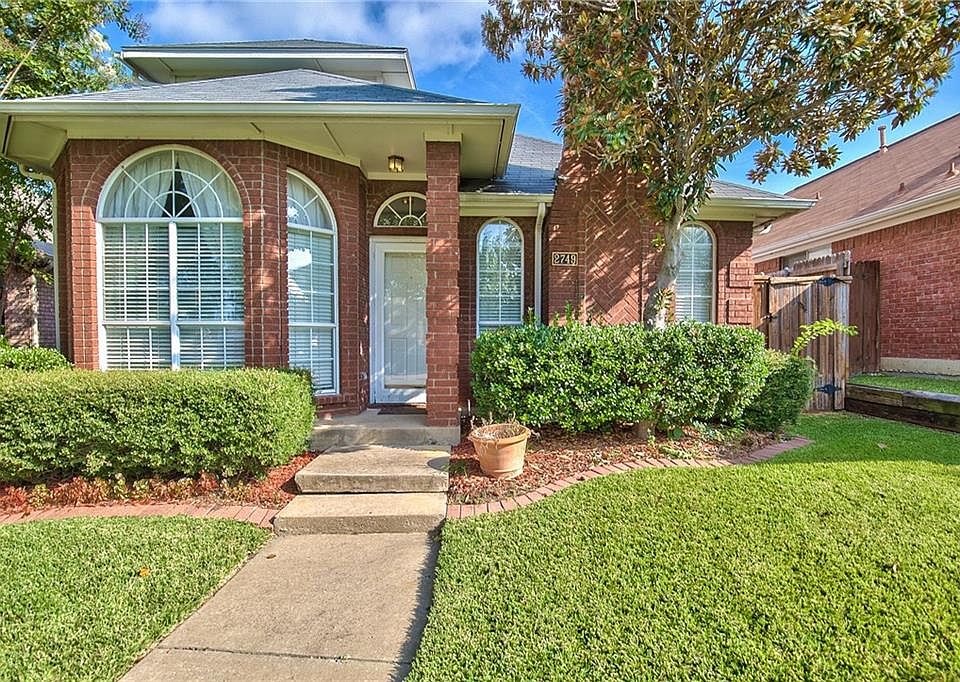 1st image of 2749 Carmel Dr