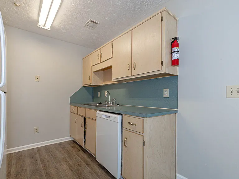 5713 Marlette Ct — Photo 10