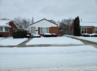 28720 Edward St, Roseville, MI 48066