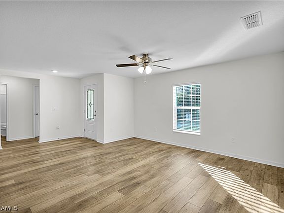 3rd image of 188 Blackstone Dr
