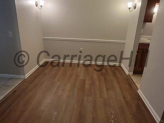 3rd image of 1011 Carriage Hill Dr #0