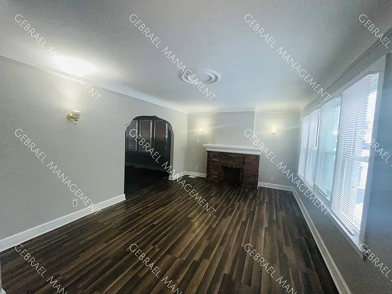 14828 Sussex St — Photo 10