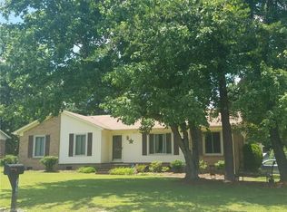 2500 Pine Lake Dr, Greensboro, NC 27407