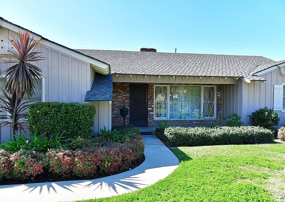 1st image of 602 E Leadora Ave