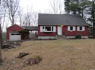 27 Spice Bush Ln, Tuxedo Park, NY 10987