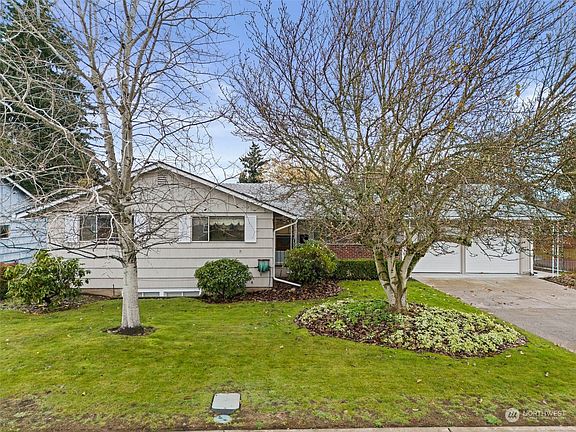 3rd image of 1235 24th Street SE