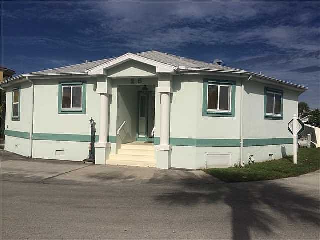 1st image of 25 Nettles Blvd