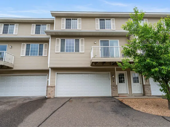 1587 County Road D E Unit B, Maplewood, MN 55109