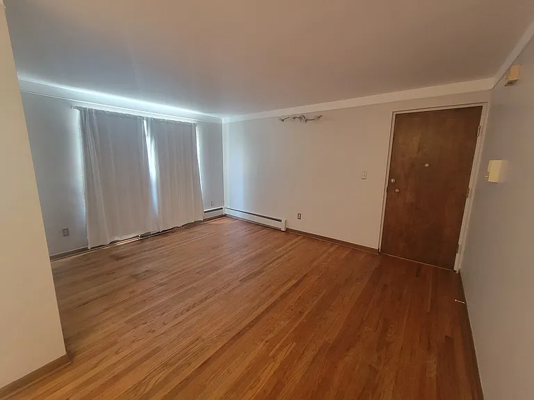 15249 E Nine Mile Rd #4 — Photo 4