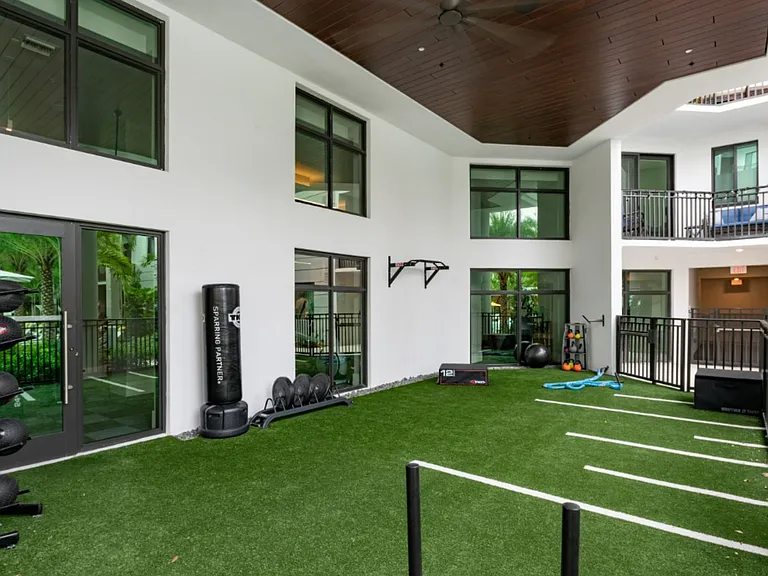 Uptown Boca Villas — Photo 19