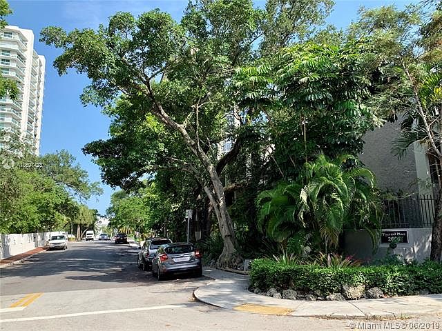 1st image of 2666 Tigertail Ave Suite 110