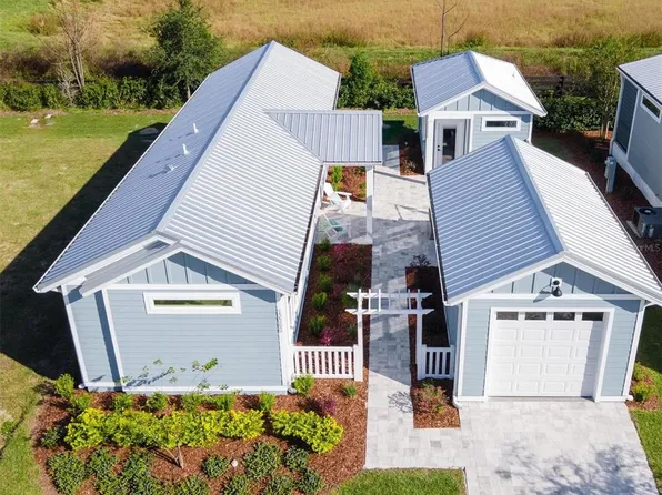 12060 Lakeshore Way, Oxford, FL 34484