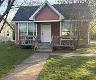 1013 La Vega St Photo 1