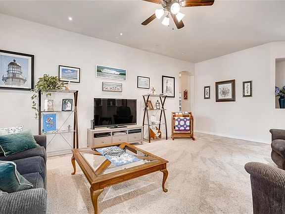3rd image of 6610 Everest Ln