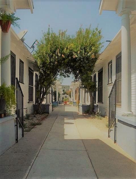 2nd image of 2867 Edgehill Dr #2873