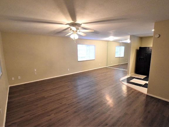 3rd image of 2361 W Marconi Ave