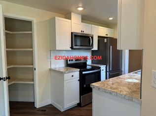 537 W Cobblestone Pl, Nampa, ID 83651