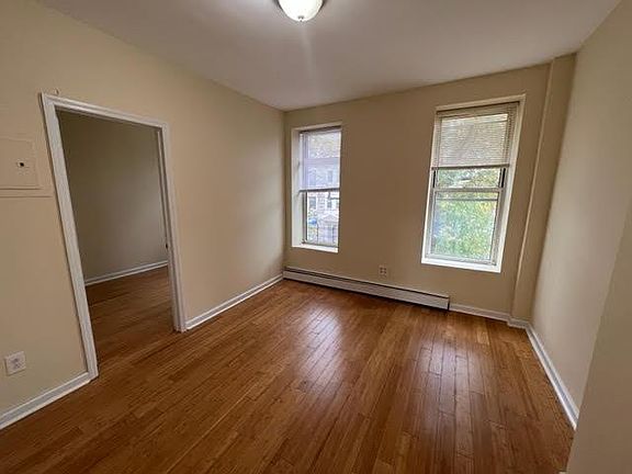 3rd image of 88-69A Eldert Ln