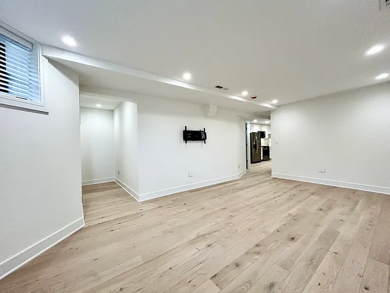 3353 S Union Ave #B — Photo 4