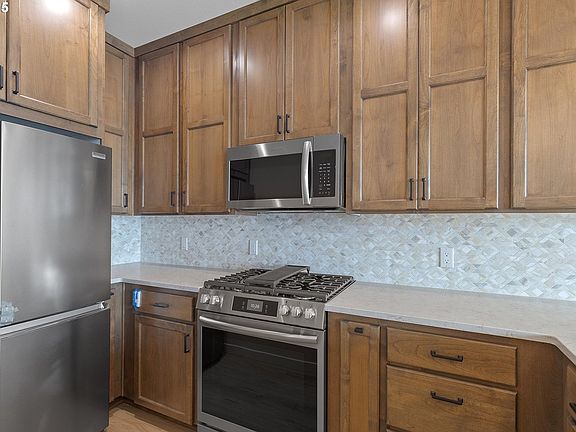 3rd image of 815 SW 13th St Unit 3