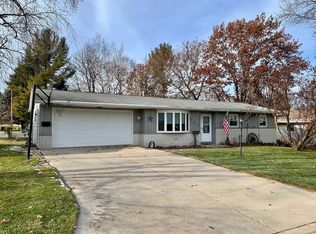865 Alphyll Ln, Mayville, WI 53050