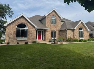 1 Ondossagon Ct, Madison, WI 53719