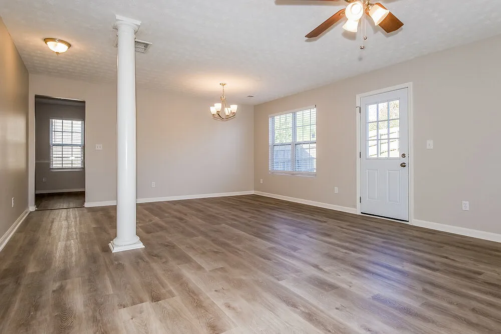 3 bed, 2.5 bath, 1450 sqft, $2,520 — Photo 4
