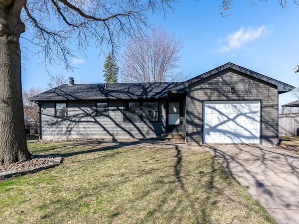 6420 N Ripley St, Davenport, IA 52806