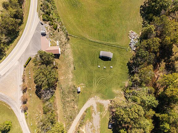 2nd image of 4200 Potts Creek Rd