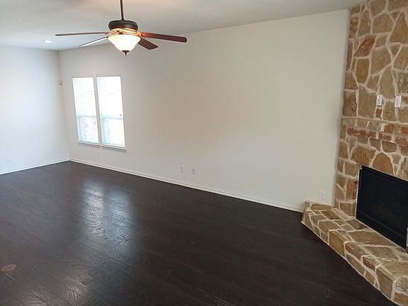 3rd image of 1704 Freedom Dr