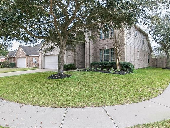 4th image of 8818 Sun Haven Ln