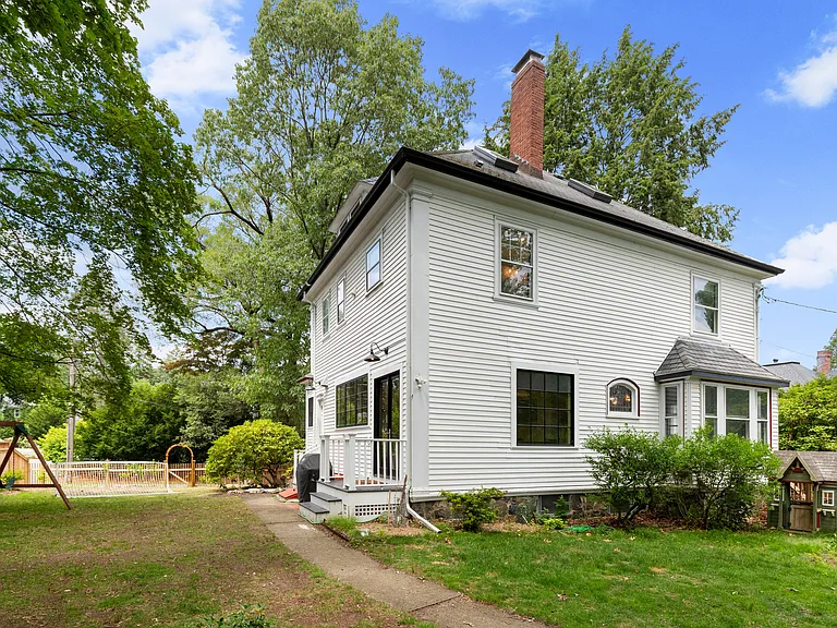 12 Windermere Ave — Photo 10
