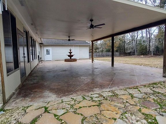 3rd image of 174 Highland Meadows Dr