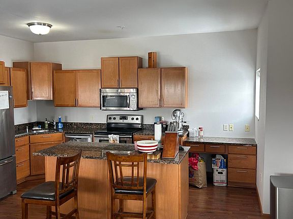 5th image of 6330 W Greenfield Ave