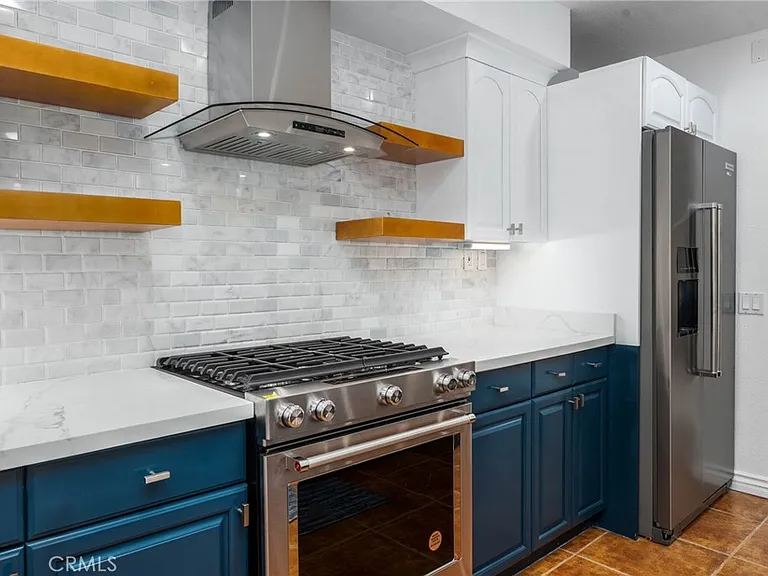 1123 E El Cid — Photo 14
