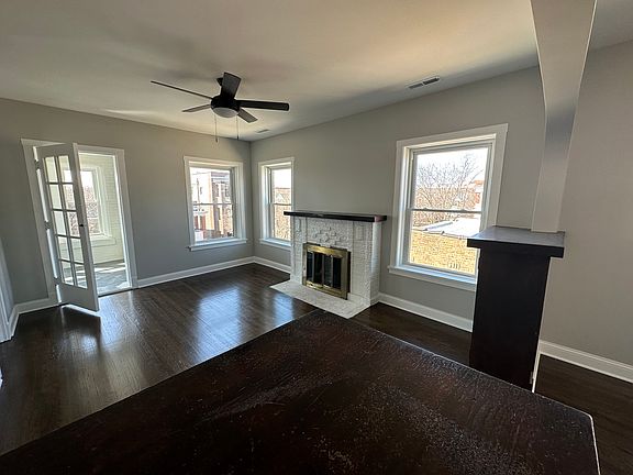 2nd image of 1414 W Argyle St APT 3