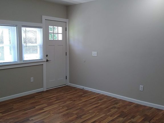 2nd image of 321 Ives Ave APT 2