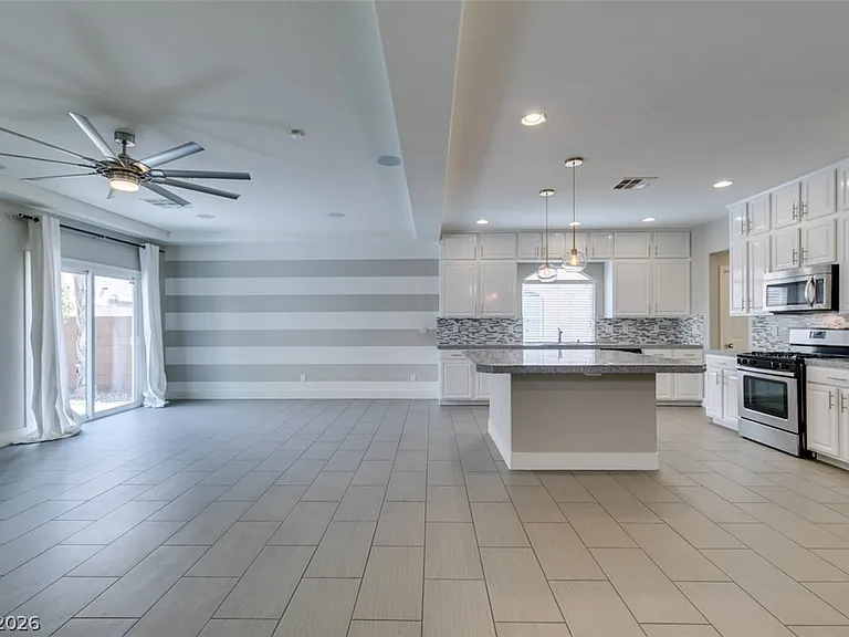 4586 W Camero Ave — Photo 8