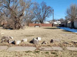 1104 N Madison Ave, Wichita, KS 67214
