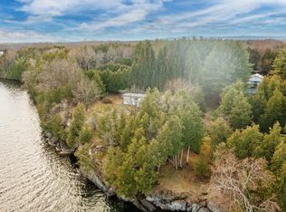 368 Jordan Point Rd, Isle La Motte, VT 05463
