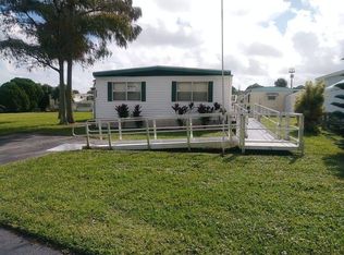 4206 74th Rd N #422, West Palm Beach, FL 33404