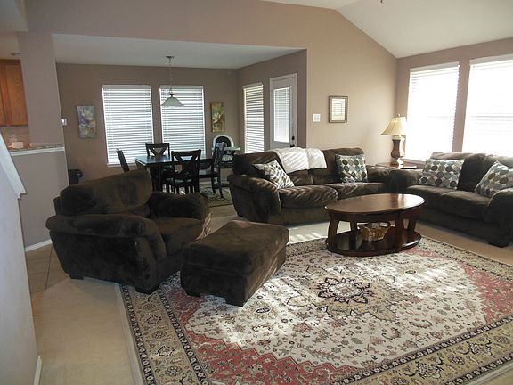 4th image of 6121 Shad Dr