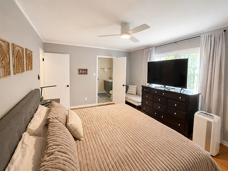 1165 Everett Ct — Photo 9