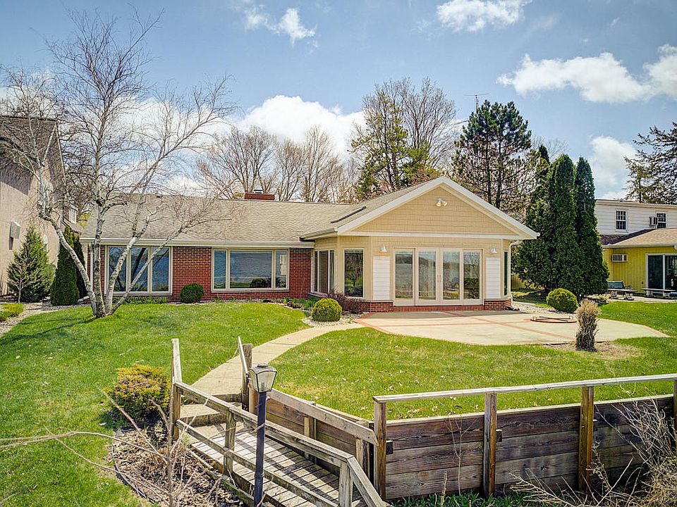 1st image of 533 W Lake Park Pl