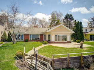 533 W Lake Park Pl, Lake Mills, WI 53551