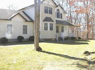 39 E Pond Ln, Eastport, NY 11941