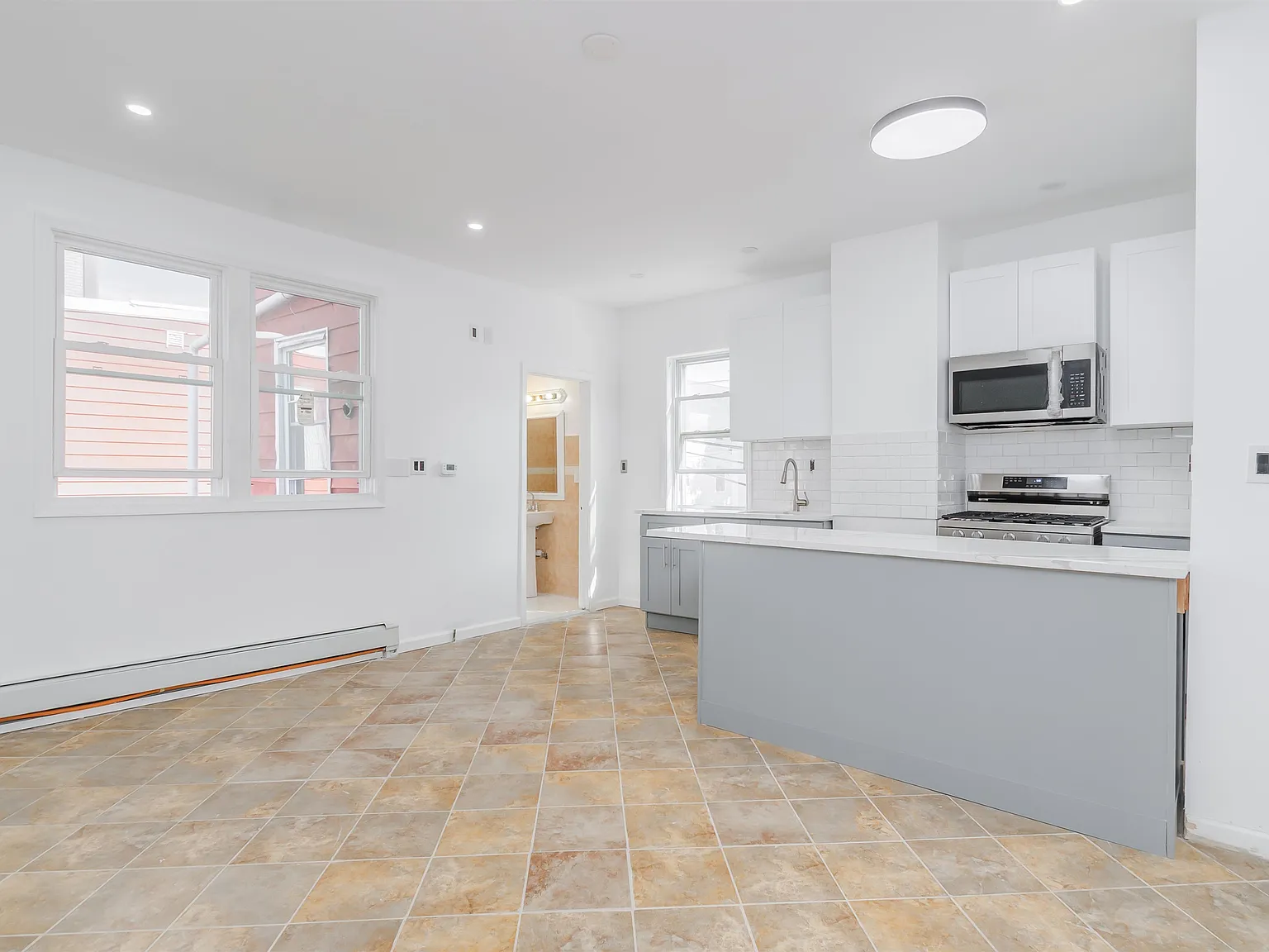 3 bed, 1.0 bath, $2,700 — Photo 3