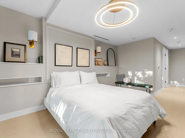 1 Strathgowan Ave #710 — Photo 31
