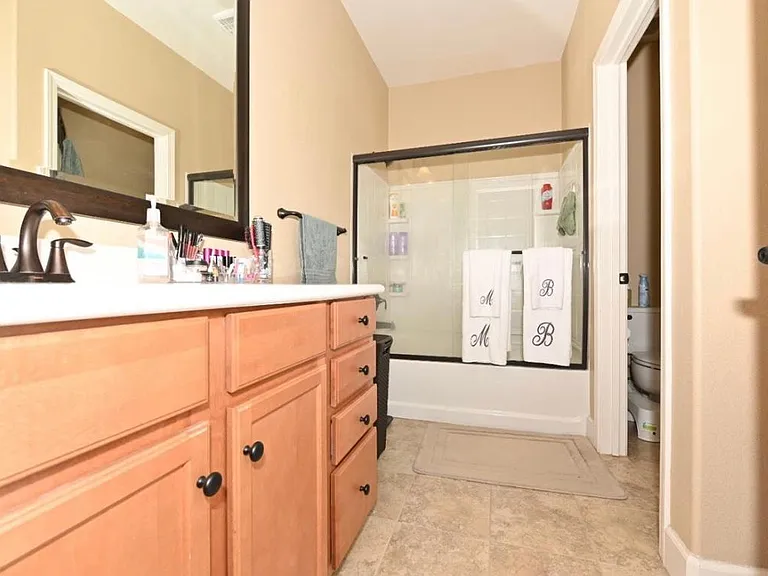 2355 Gibbons St — Photo 10