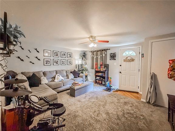 4th image of 1117-1119 Springdale Dr